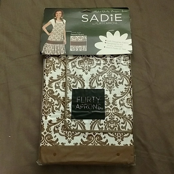 NWT! Matching Mother-Daughter (3-6 yrs) Apron Set - Picture 3 of 8